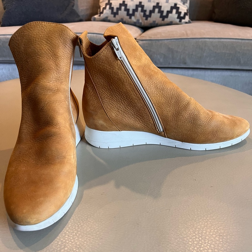 Arche Women’s Nubuck Leather Boots